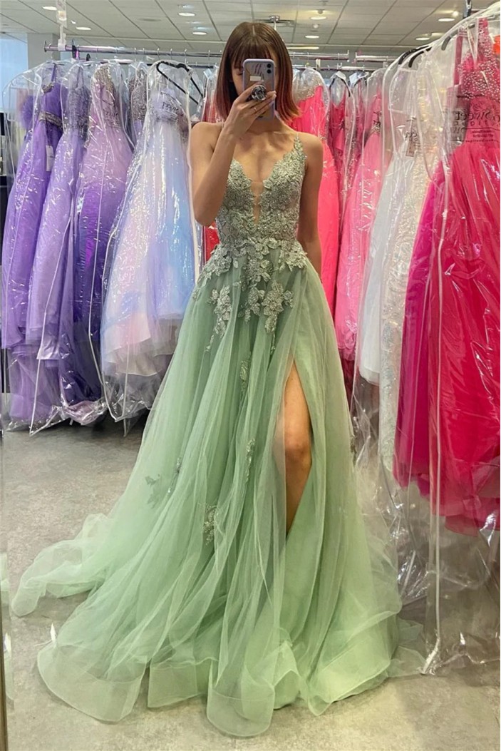 A-Line Long Green V Neck Lace and Tulle Prom Dresses 801595