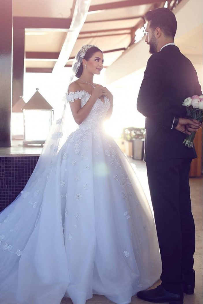 Ball Gowns Off the Shoulder Lace Wedding Dresses Bridal Gowns with Long Sleeves 903341