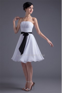 Knee-Length Strapless Sleeveless Chiffon Short White Bridesmaid Dresses 02010494